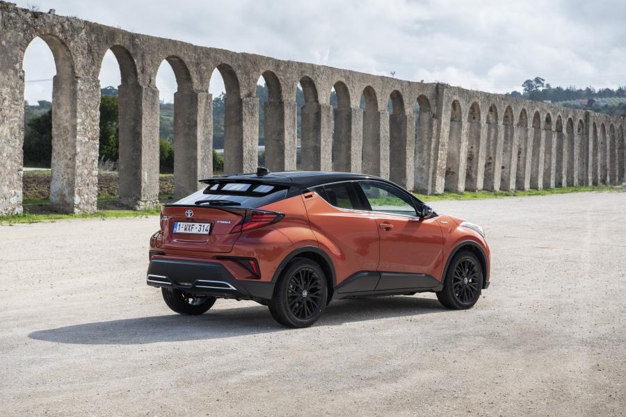  Toyota C-HR Hybrid 2019 года  (WW) (фото 54 из 174)